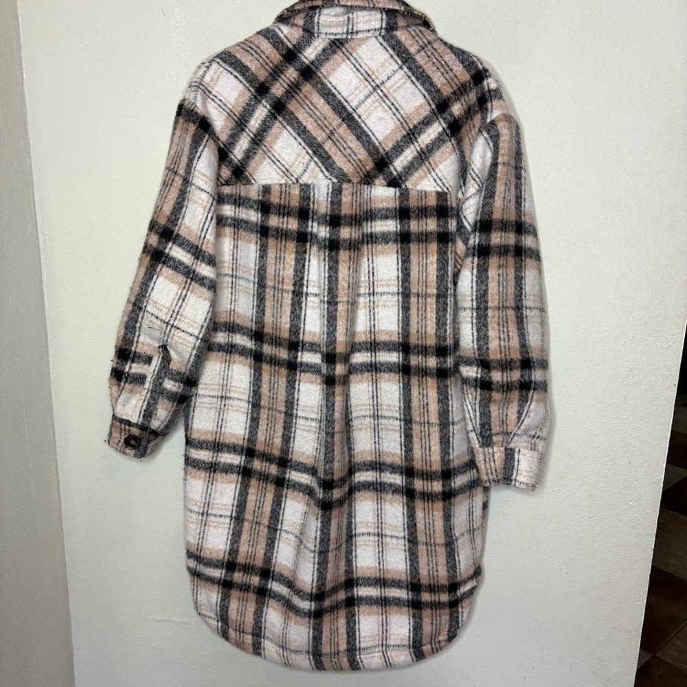 Love Tree Plaid Button-Up Shacket in Cream and Tan Medium - Picture 5 of 8